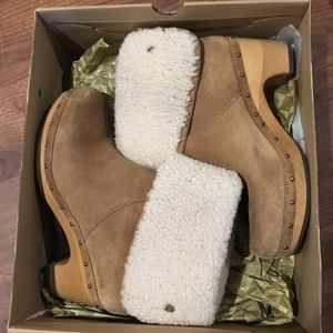 Ugg Lynnea boots - size 9